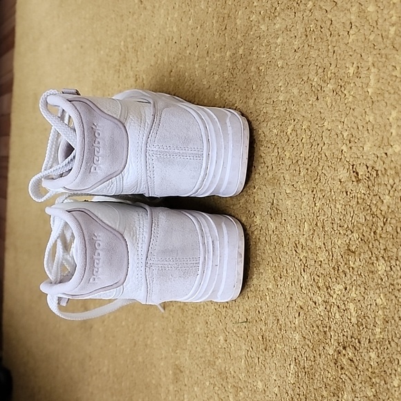 *SOLD* 9 Reebok Tennis Platform - Picture 4 of 5